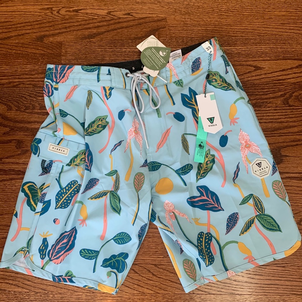Vissla board shorts size 33, BRAND NEW
